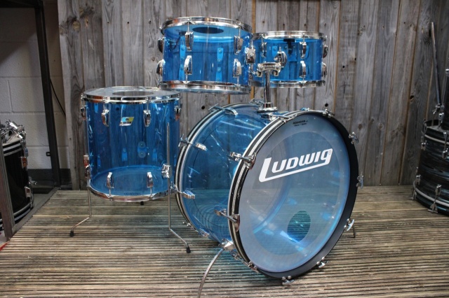 Ludwig 1977 Vistalite 'Big Beat 24' Outfit in Blue