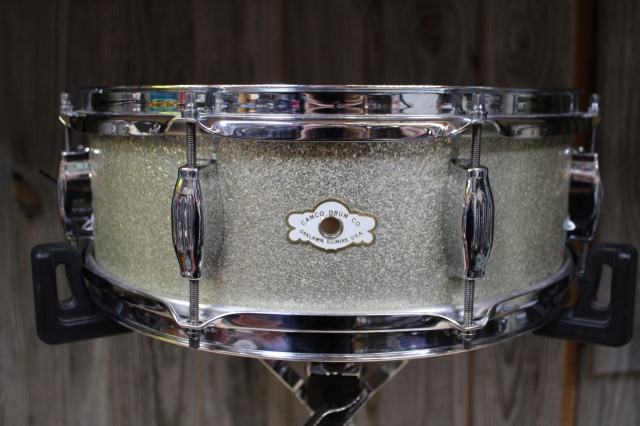 Camco Oaklawn Studio Model in Silver Sparkle