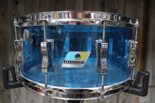 Ludwig 1977 Vistalite 14x6.5 in Blue