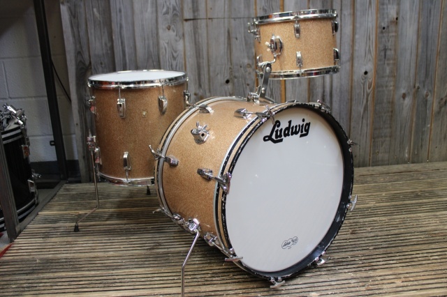 Ludwig 1965 Downbeat Outfit in Champagne Sparkle