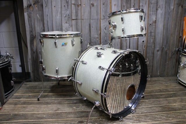 Ludwig 1971 Super Classic Outfit in Silver Sparkle