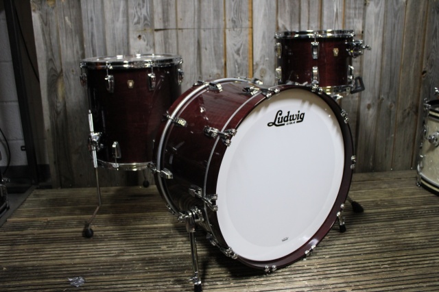 Ludwig Classic Maple Pro Beat 24, 13, 16 in Mahogany Lacquer