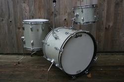 Ludwig 1966 DownBeat Outfit in Silver Sparkle